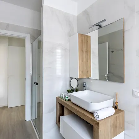 Apartment Duomo - 6 Stops From Duomo, 5min From Station, Ac, Netflix,